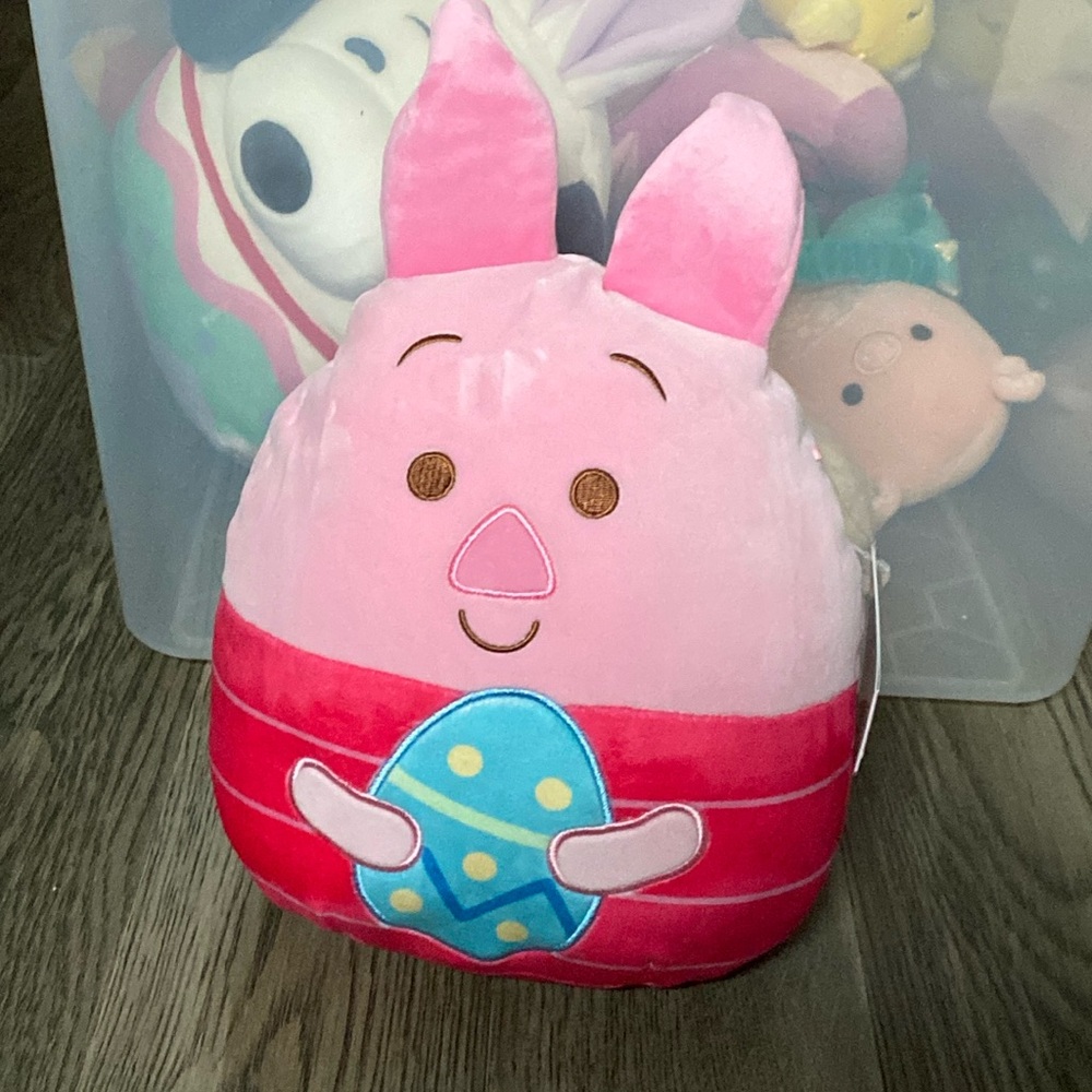 Disney Squishmallow Piglet Easter
Brand New  Pink and Red Stuffed Animal